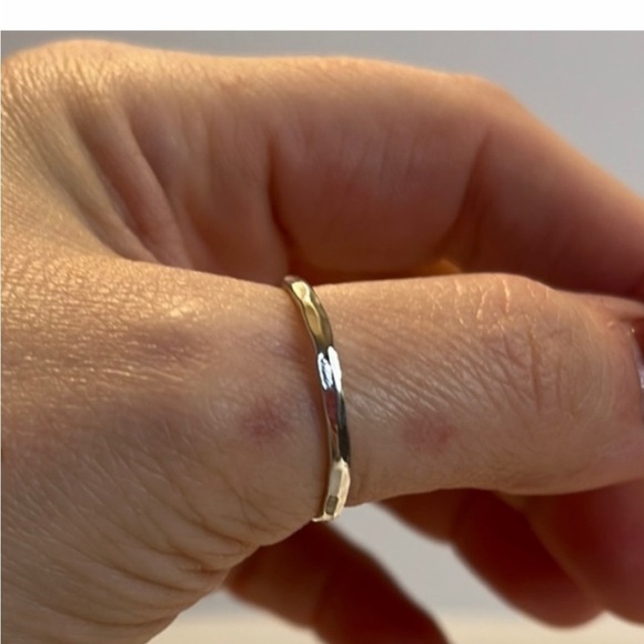 925 STERLING SILVER DAINTY HAMMERED BAND MIDI THUMB RING - Picture 3 of 8